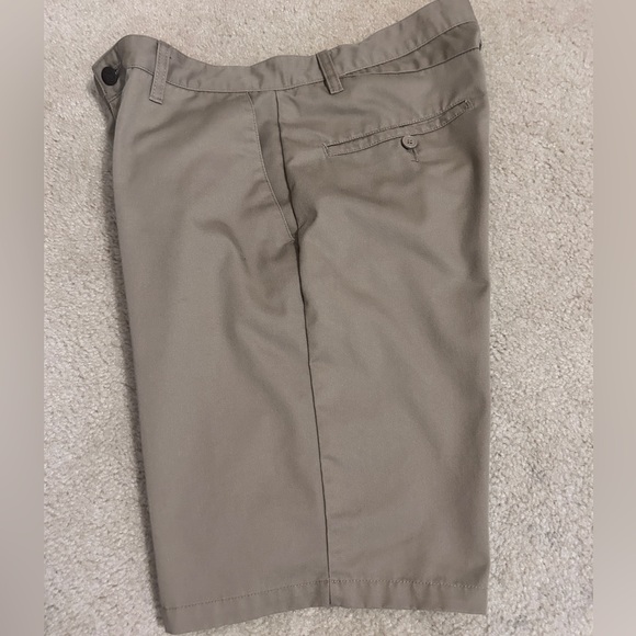 Men’s Volcom Shorts - Picture 8 of 8